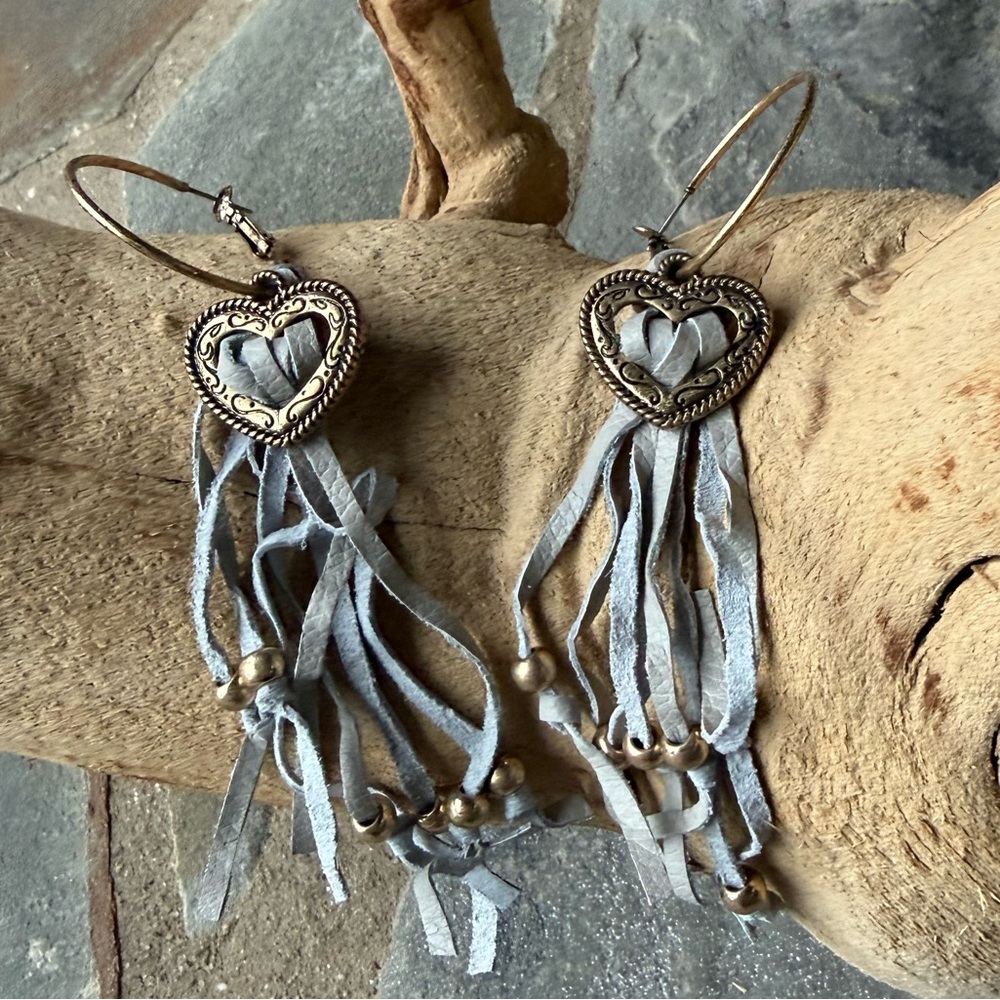 New🌟Free People-Bronze-Heart Fringe Earrings